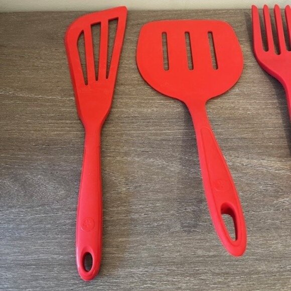 5 SILICONE KITCHEN UTENCILS - Picture 2 of 5